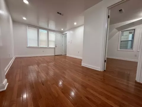 Living - 1620 W 44th St, Chicago, IL 60609 photo 1 of 4
