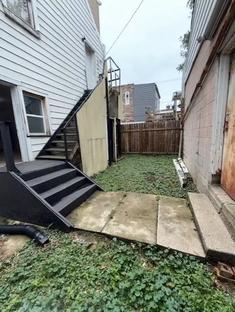 Exterior - 1620 W 44th St, Chicago, IL 60609 photo 1 of 1