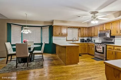 Kitchen - 19265 Lange St, Lansing, IL 60438 photo 1 of 1