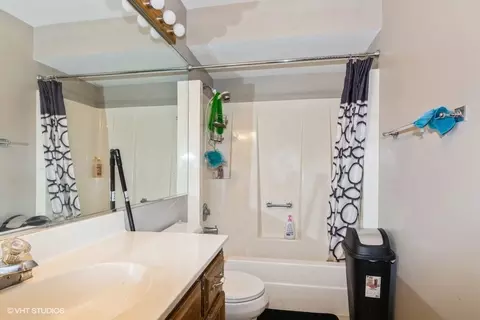 Bath - 19265 Lange St, Lansing, IL 60438 photo 1 of 2