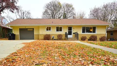 139 Eastview Dr, Normal, IL 61761