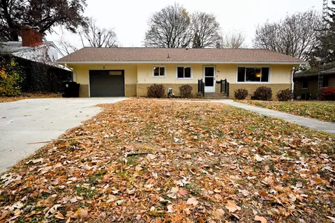 139 Eastview Dr, Normal, IL 61761 photo 3