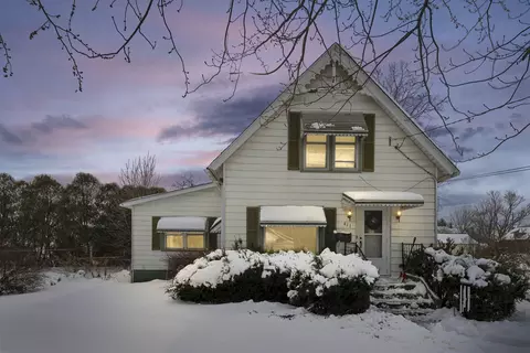 411 E 5th St, Momence, IL 60954