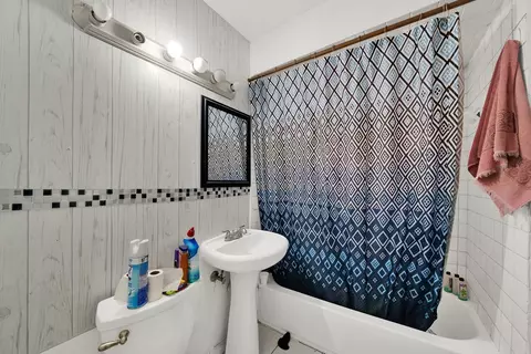 Bath - Undisclosed, Chicago, IL 60629 photo 1 of 2