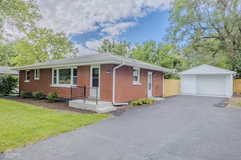 752 Rolling Dr, Lisle, IL 60532