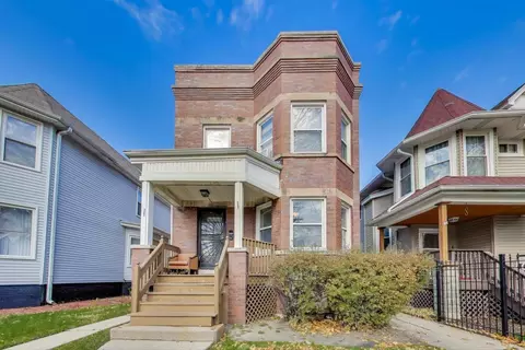 5928 W Walton St, Chicago, IL 60651