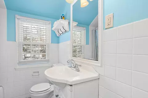 Bath - 1233 E Jefferson St, Bloomington, IL 61701 photo 2 of 3