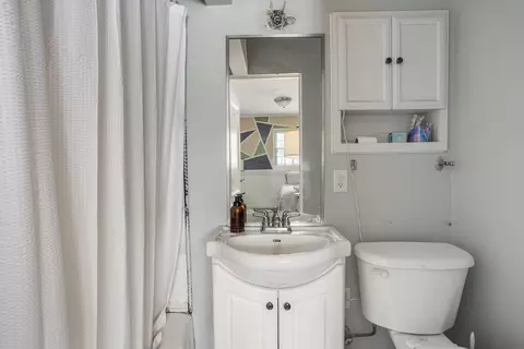 Bath - 1233 E Jefferson St, Bloomington, IL 61701 photo 3 of 3