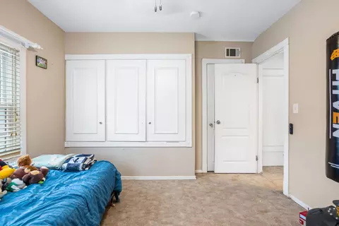 Bedroom - 1233 E Jefferson St, Bloomington, IL 61701 photo 4 of 7