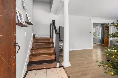 Entry Way - 1233 E Jefferson St, Bloomington, IL 61701 photo 1 of 2