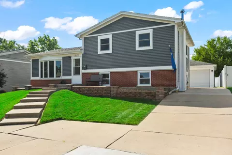 Exterior - 5823 Stuart Ln, Oak Forest, IL 60452 photo 3 of 7