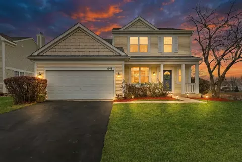 1948 Lily Ln, Round Lake, IL 60073
