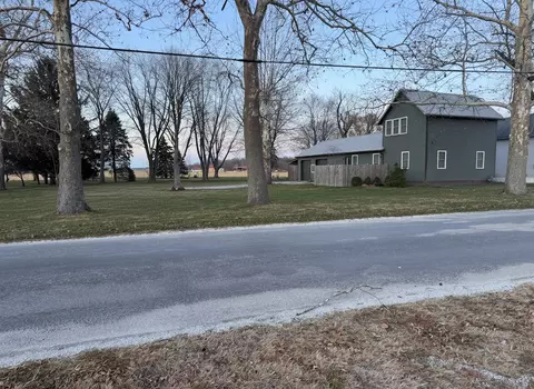 912 E Locust St, Fairbury, IL 61739