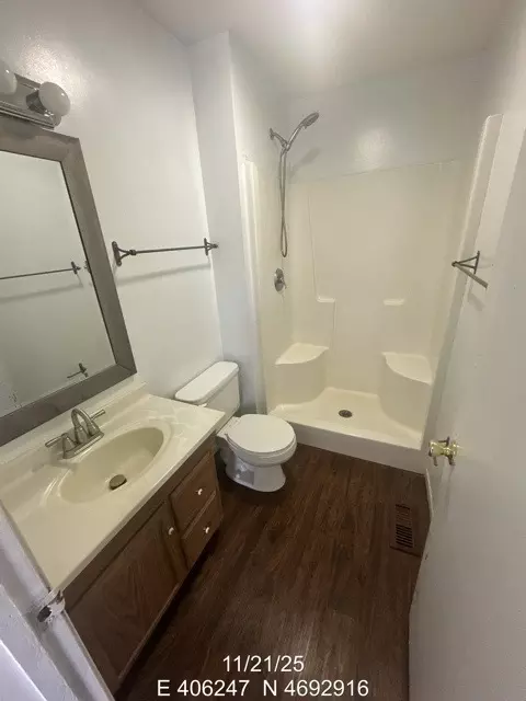 Bath - 35728 N Benjamin Ave, Ingleside, IL 60041 photo 1 of 2