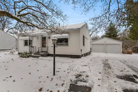 220 Brookwood Dr, Champaign, IL 61820