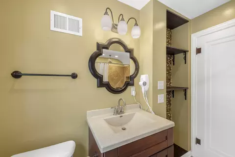 Bath - 1103 S Evergreen Ave, Kankakee, IL 60901 photo 3 of 4