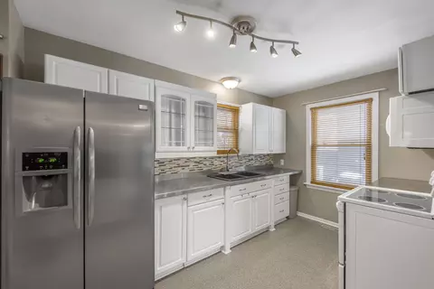 Kitchen - 1103 S Evergreen Ave, Kankakee, IL 60901 photo 2 of 2