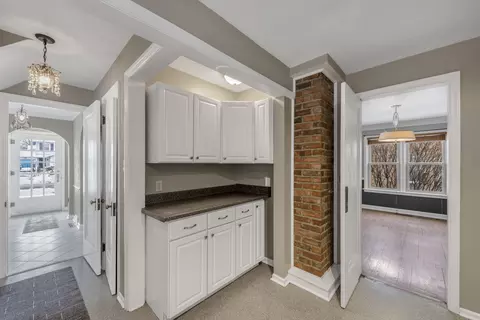Entry Way - 1103 S Evergreen Ave, Kankakee, IL 60901 photo 3 of 4