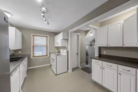 Kitchen - 1103 S Evergreen Ave, Kankakee, IL 60901 photo 1 of 2