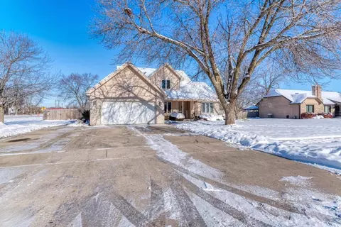 770 Meadowood Ln, Wilmington, IL 60481