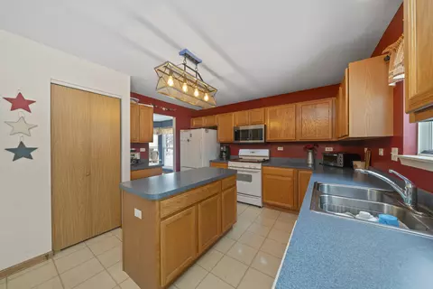 Kitchen - 3505 Bailey St, Plano, IL 60545 photo 4 of 4