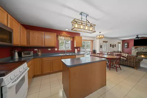 Kitchen - 3505 Bailey St, Plano, IL 60545 photo 2 of 4