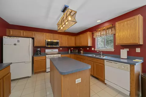Kitchen - 3505 Bailey St, Plano, IL 60545 photo 3 of 4
