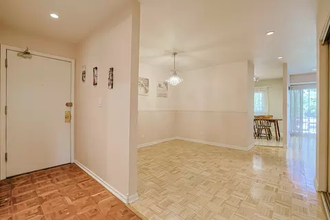 1430 Sandstone Dr #202, Wheeling, IL 60090 photo 3