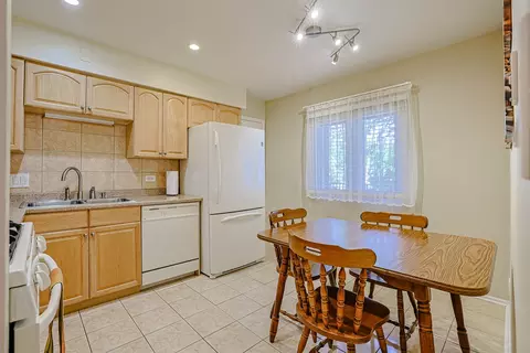 1430 Sandstone Dr #202, Wheeling, IL 60090 photo 5