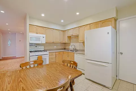 1430 Sandstone Dr #202, Wheeling, IL 60090 photo 8