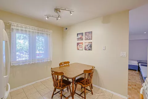 1430 Sandstone Dr #202, Wheeling, IL 60090 photo 6