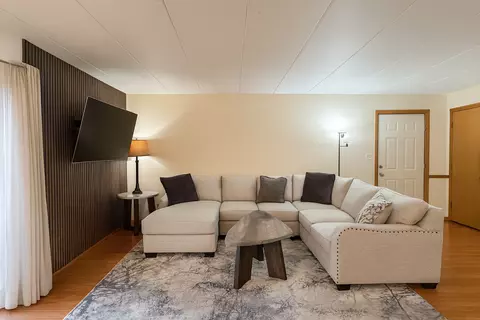 9250 Beloit Ave #104, Bridgeview, IL 60455