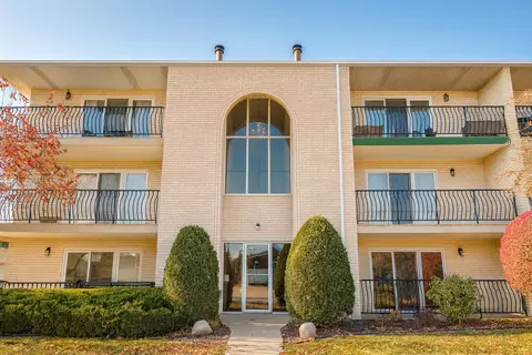 Exterior - 9250 Beloit Ave #104, Bridgeview, IL 60455 photo 1 of 2