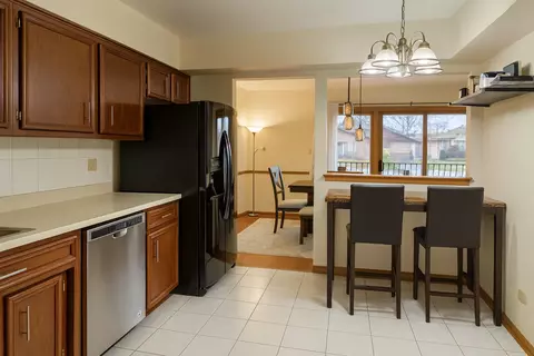 Kitchen - 9250 Beloit Ave #104, Bridgeview, IL 60455 photo 2 of 2