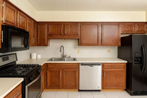 Kitchen - 9250 Beloit Ave #104, Bridgeview, IL 60455 photo 1 of 2