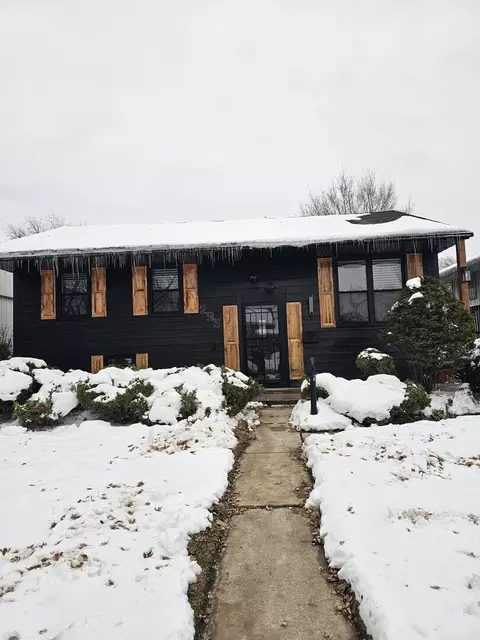 295 Chappel Ave, Calumet City, IL 60409