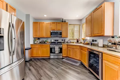 Kitchen - 6304 Southridge Dr, Plainfield, IL 60586 photo 2 of 2