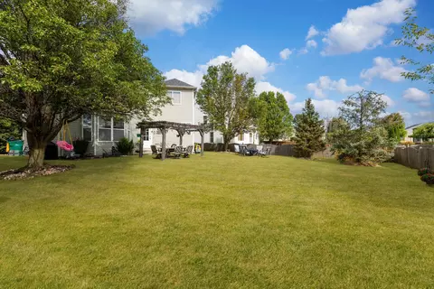 Exterior - 6304 Southridge Dr, Plainfield, IL 60586 photo 3 of 4