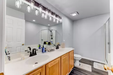 Bath - 6304 Southridge Dr, Plainfield, IL 60586 photo 2 of 4