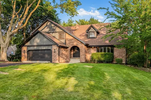 5 N683 Ravine Dr, Saint Charles, IL 60175