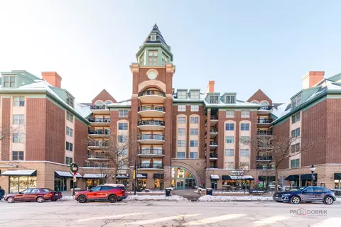 44 N Vail Ave #613, Arlington Heights, IL 60005