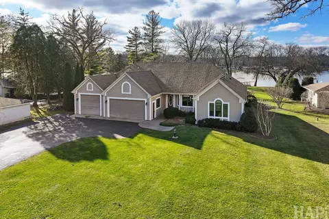 4505 Giant Oak Dr, Mchenry, IL 60050