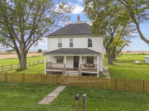 17128 Lukens Rd, Sycamore, IL 60178