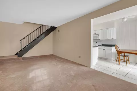 1242 Nova Ct, Wheeling, IL 60090 photo 3