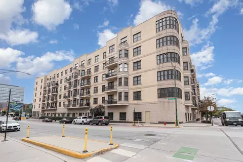 520 N Halsted St #613, Chicago, IL 60642