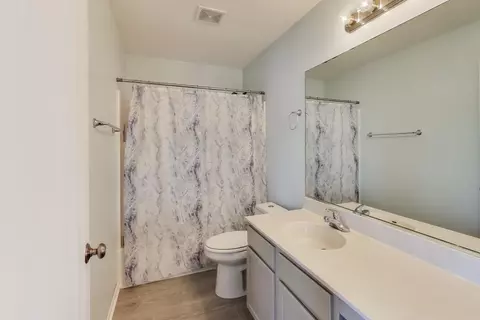 Bath - 3120 Hoffman St, Plano, IL 60545 photo 2 of 3