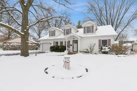 1726 Elliott St, Park Ridge, IL 60068