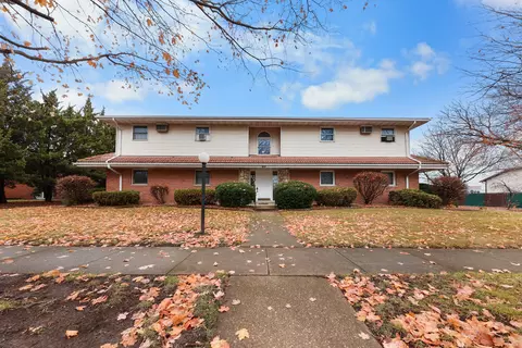 100 Green Acres Dr #2, Morris, IL 60450
