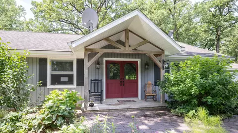 11 N226 Peplow Rd, Hampshire, IL 60140