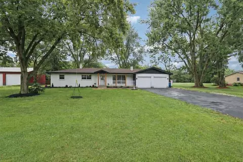 23 Oak Lawn Ave, Yorkville, IL 60560